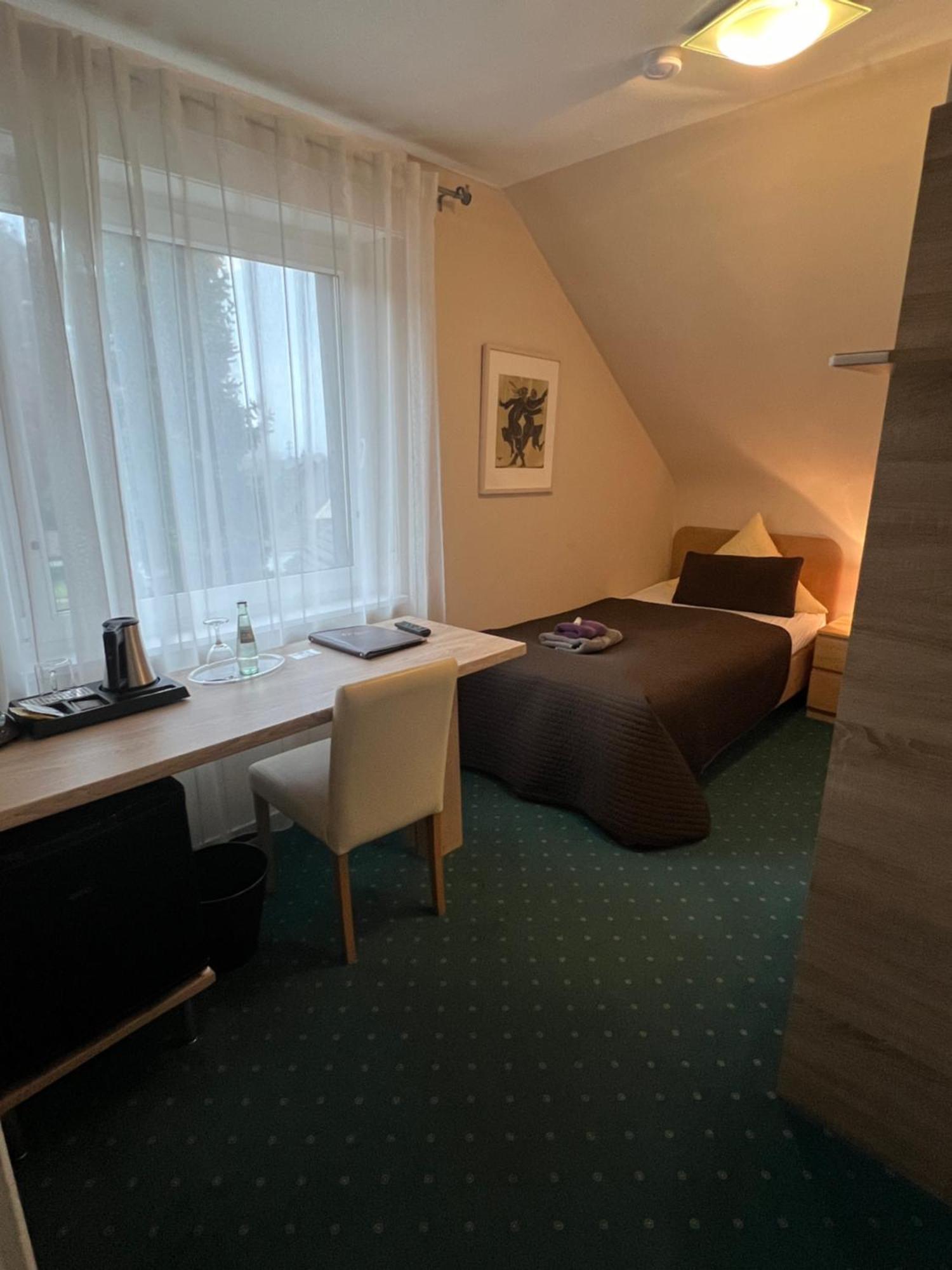 Hotel Sonnenhof Merzig Exteriör bild